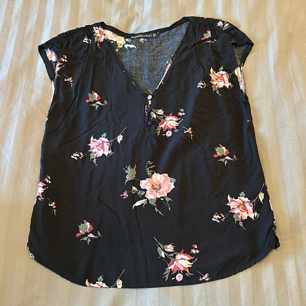 Cap Sleeve Black flowered tank - Abercrombie & Fitch Size XS
